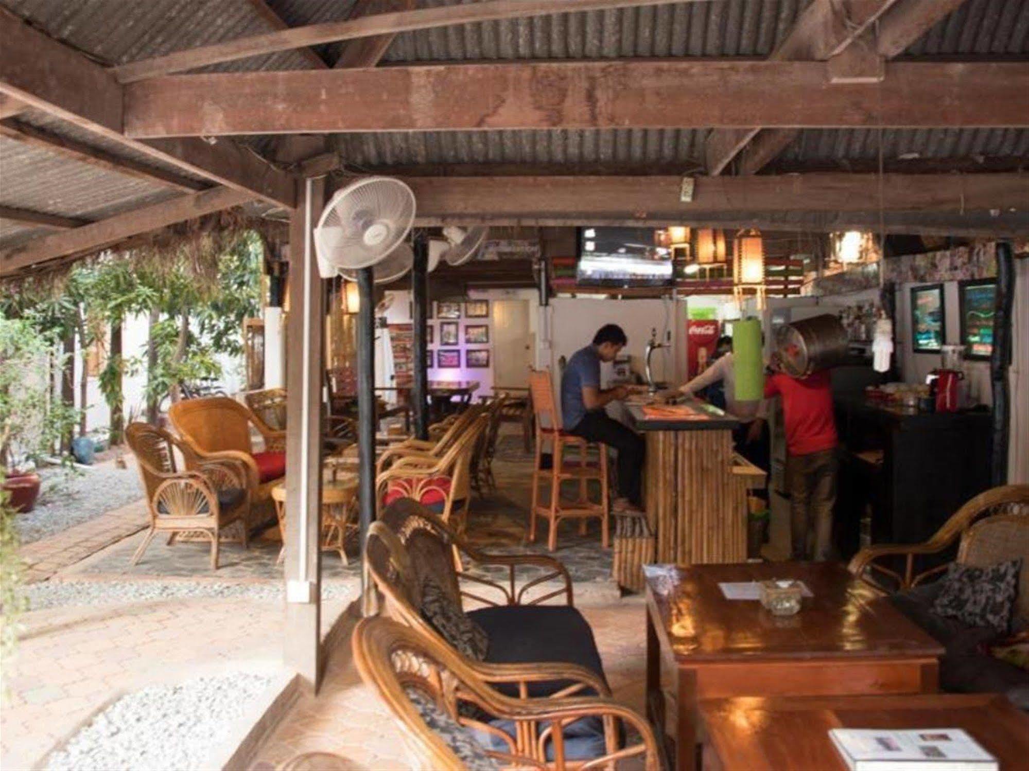 Five Rose Siem Reap Hostel Экстерьер фото