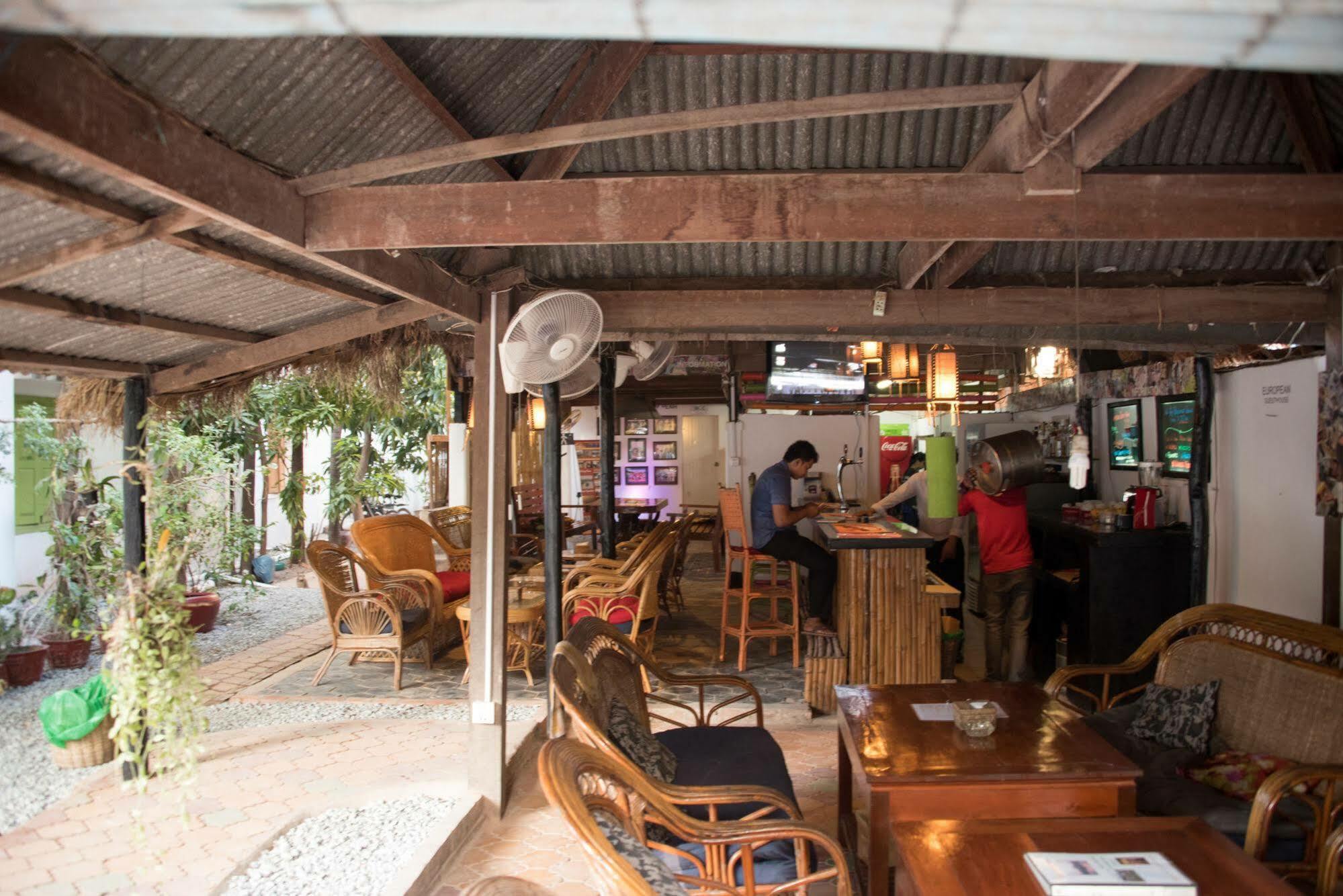 Five Rose Siem Reap Hostel Экстерьер фото