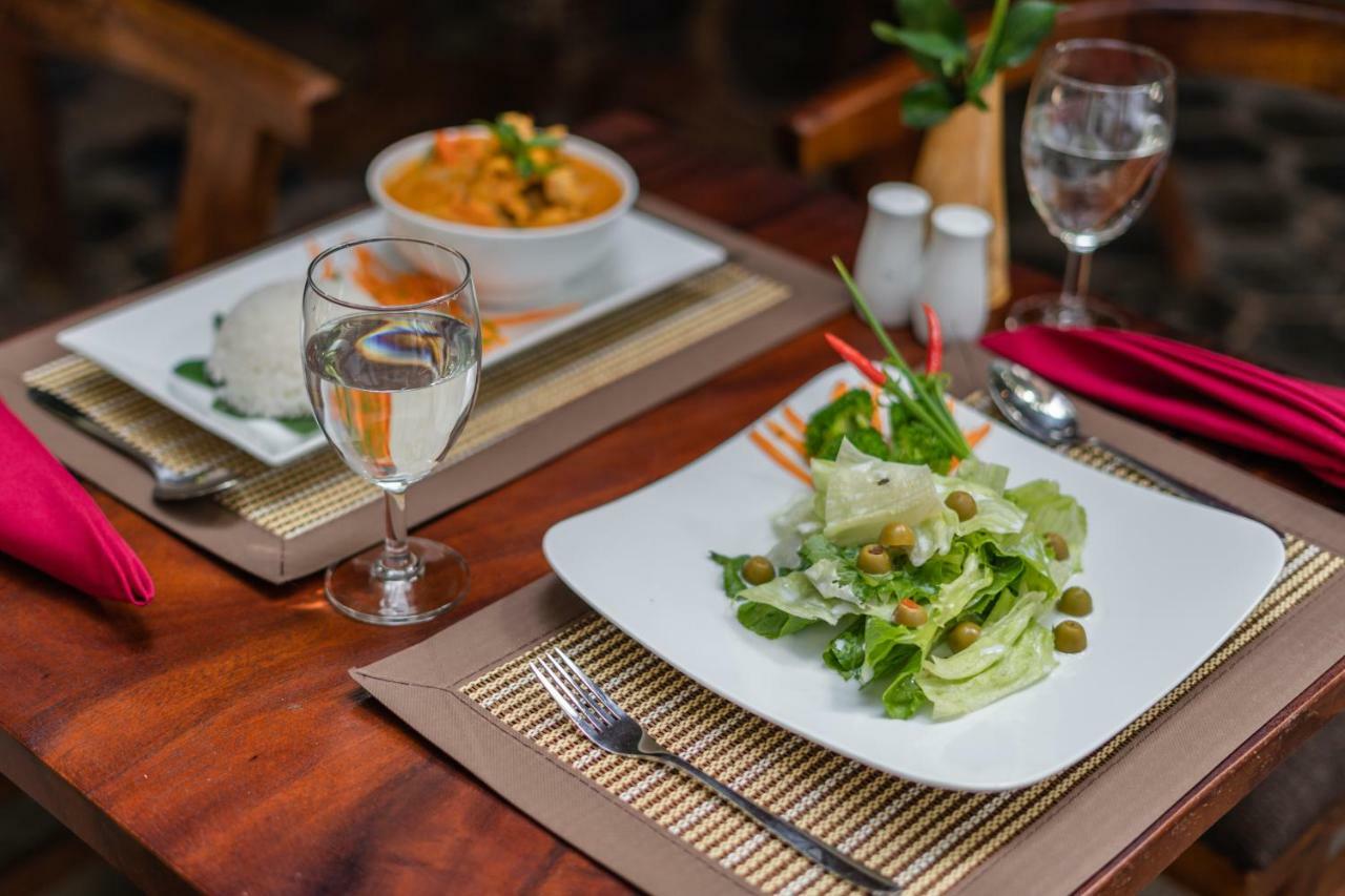 Five Rose Siem Reap Hostel Экстерьер фото